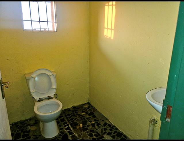 Business property to rent in TERENURE